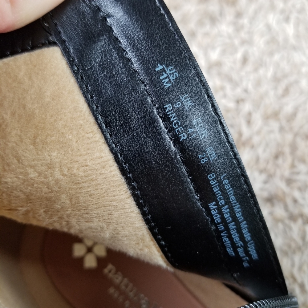 Naturalizer| black "ringer" heeled booties - Picture 3 of 9